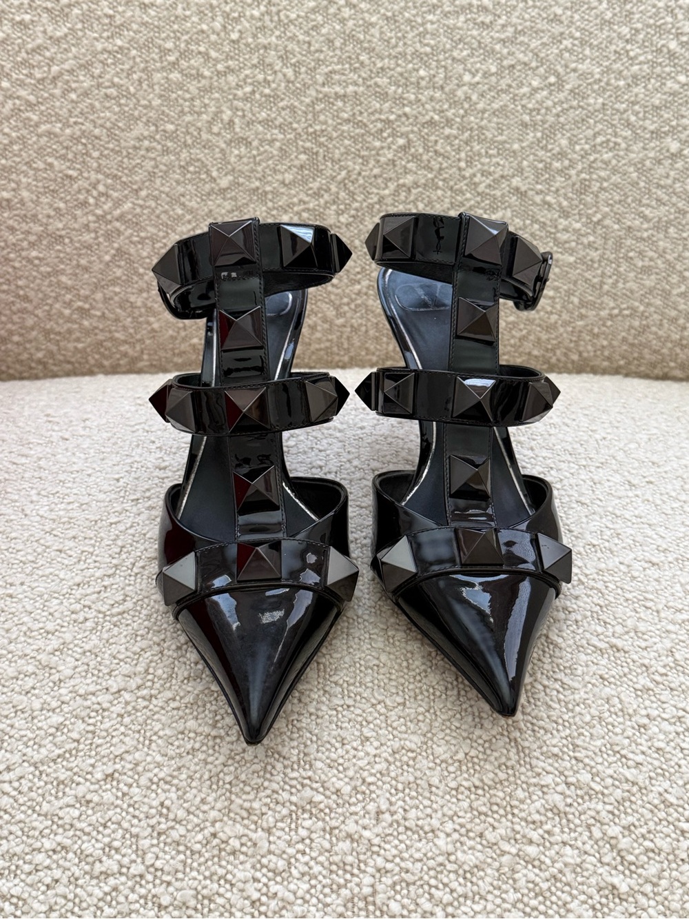 Valentino Roman Stud Heels in Black 38.5 with box